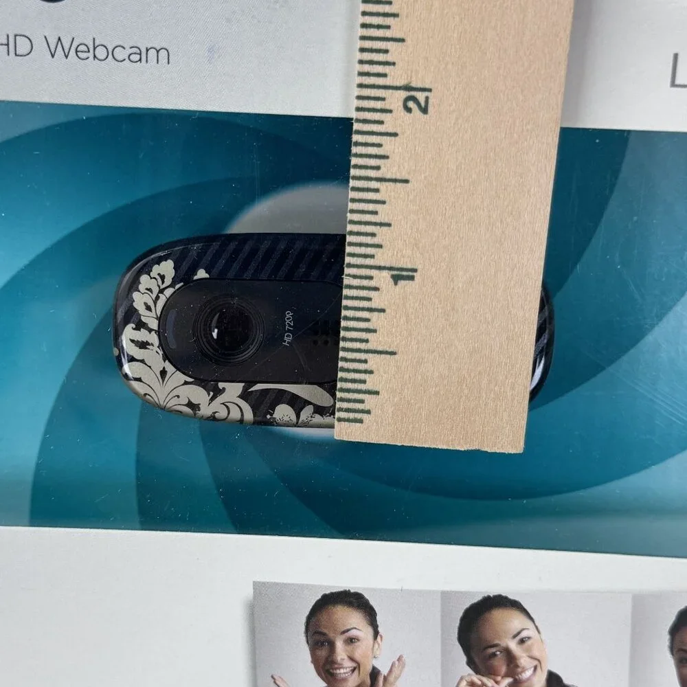 Logitech C270 HD 720p Webcam With Built-In Mic Automatic Light Correction NIB